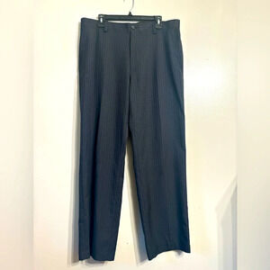 IZOD Mens golf pants.‎ Size 36x32.